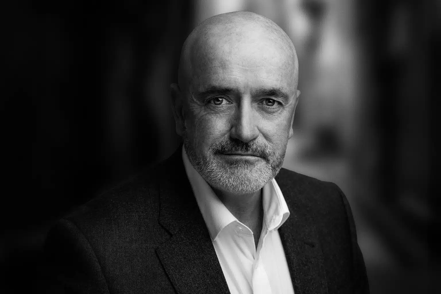 Enda O’Doherty, resilience keynote speaker Ireland, photographed in black and white